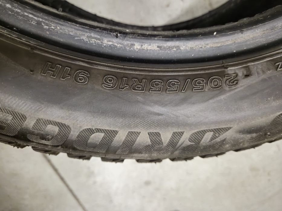 4 anvelope iarna Bridgestone 205 55 16 stare foarte buna