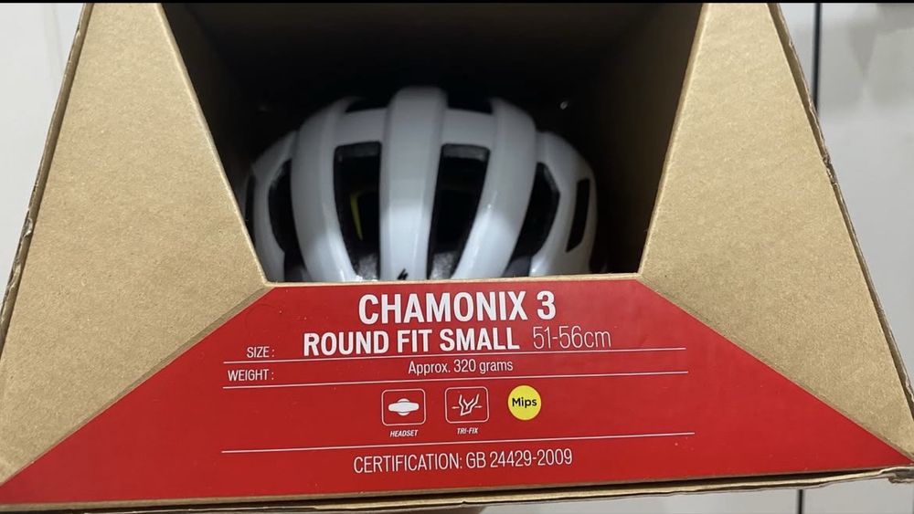 Продаю шлем Specialized с Mips