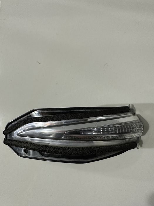 Боковое зеркало Rav4