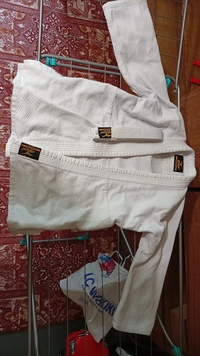 Продам Кимано 140 размер