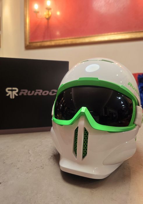 Уникална нова ски каска Ruroc