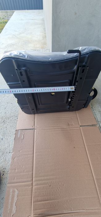 Scaun stivuitor macara manitou reglabil cu mânere pret 499 lei se poate trimite prin curier rapid în toată tara