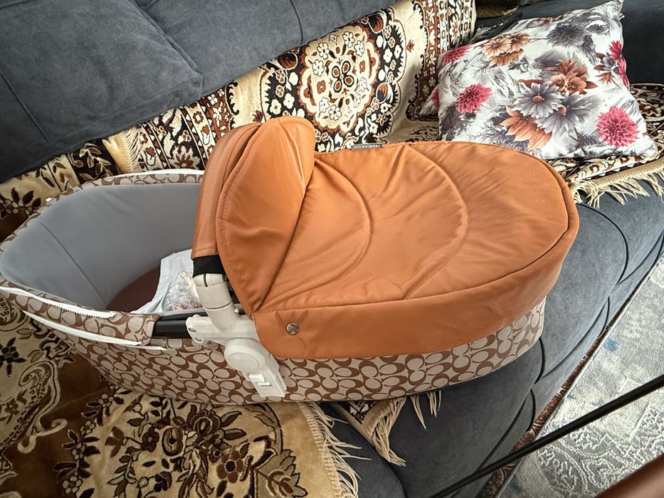 Продам коляску Hot mom