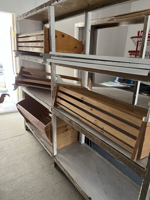 магазинге керекти заттар сатылады