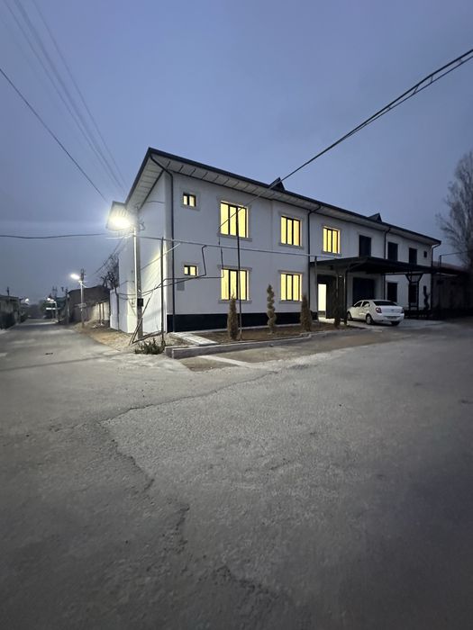 Уй сотилади 10 квартил ропарсдан уч километир