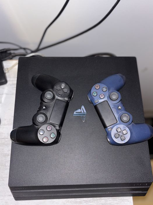 Ps4 pro 1TB + игри ТОП