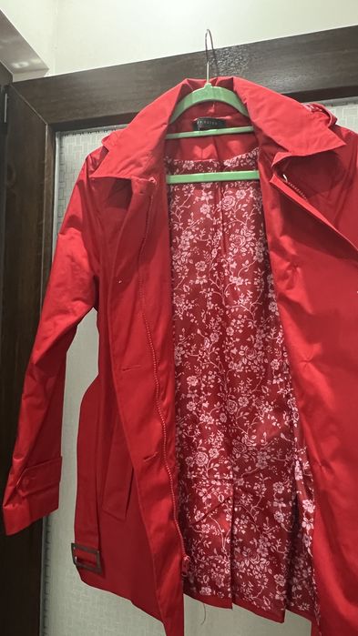 Trench dama culoare rosu