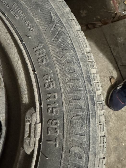 Зимни гуми 15ʼʼ Volvo 40 с метални джанти