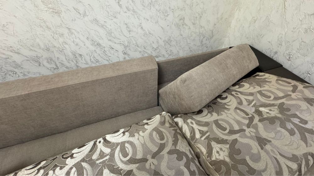 Диван серый в хорошем состоянии