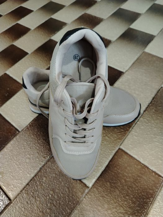 Маратонки  чисто нови дамски