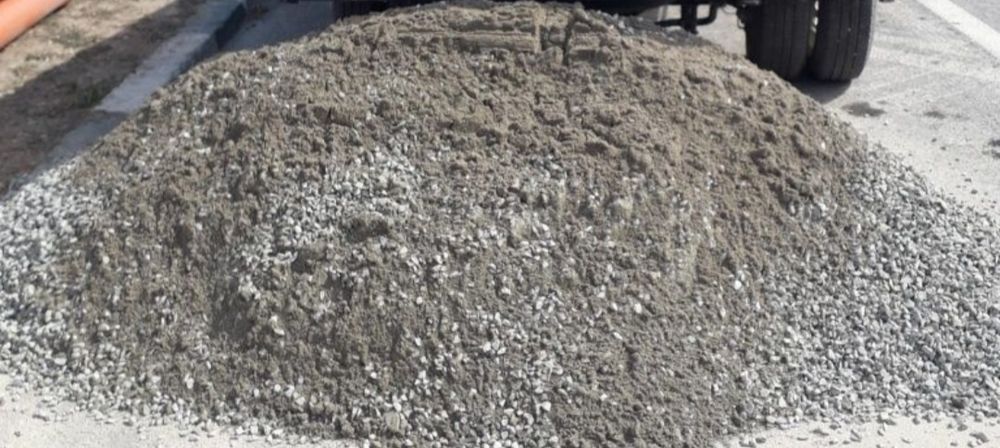 Balastru ameste nisip cu piatra pentru beton