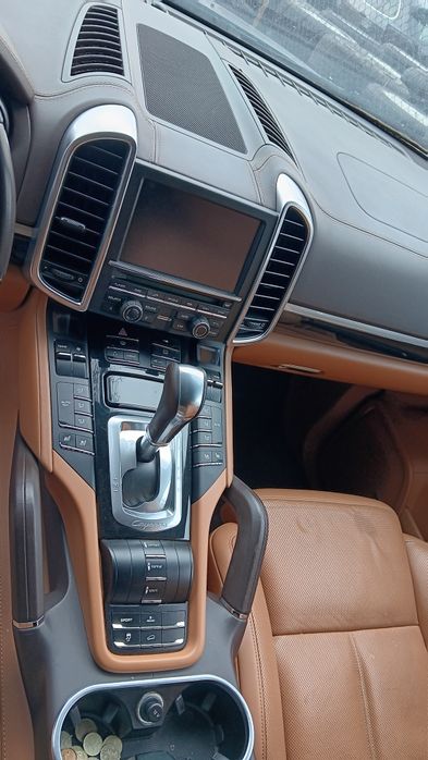 Porsche Cayenne 3.0 S Hybrid 233 к.с. ,автоматик,10 броя на части