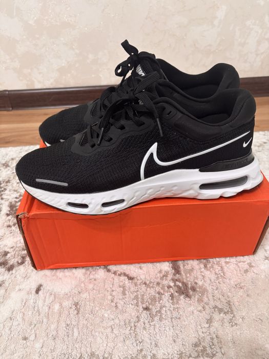 Сатылады  Nike кроссы, 29000 тг алынған, 15000 тг беремін, размер 43