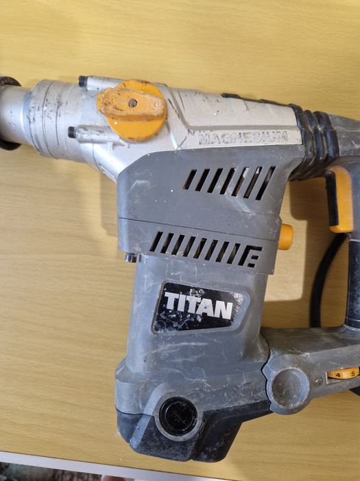 Titan Magnesium TTB653SDS. 230-240V - 50Hz.