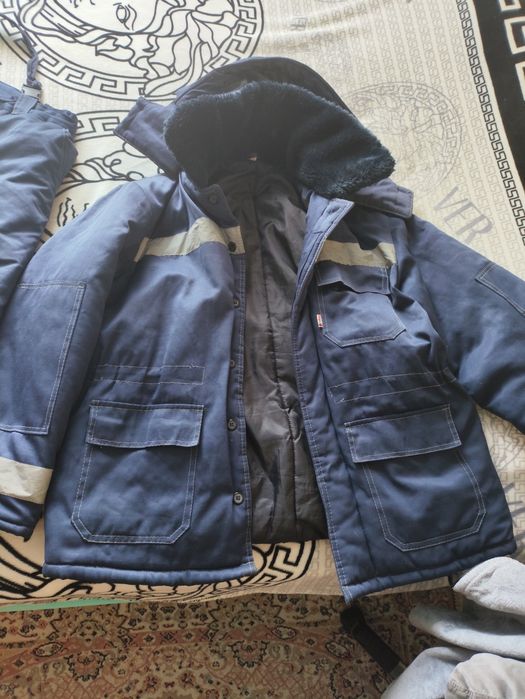 Спец одежду продам брал на вахту ,хl54