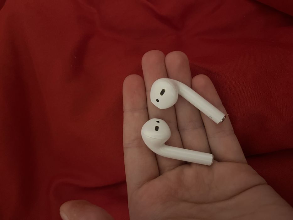Продавам Apple Airpods 2