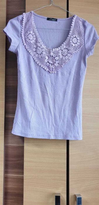 Tricou de dama cu dantela