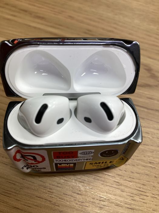 Наушники Airpods 4