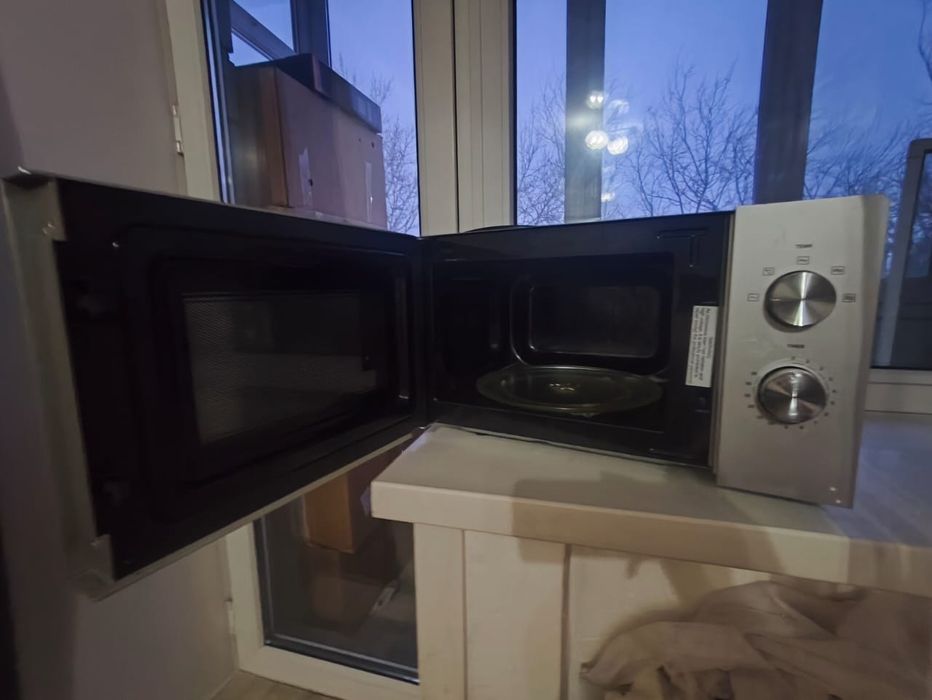 Продам микроволновую печь