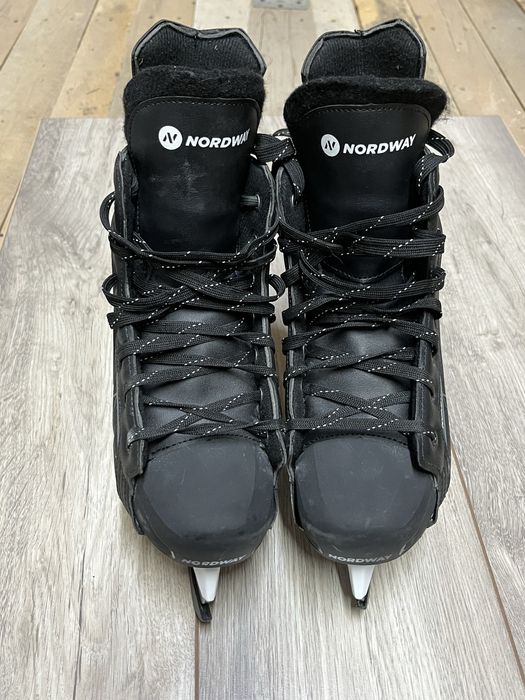 Коньки хоккейные