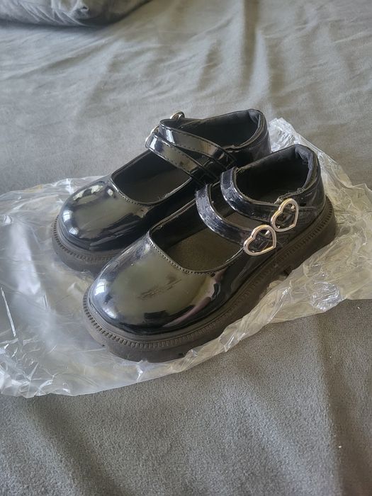 Продам школьную форму на девочку