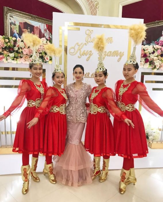 Продаются национальные костюмы