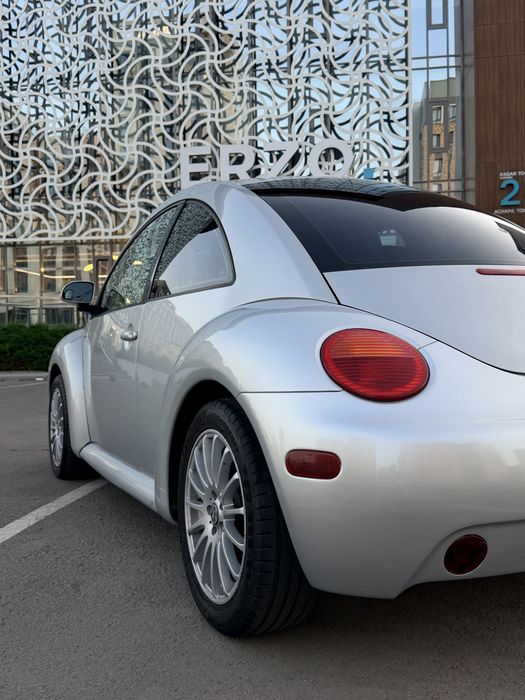Продам машину Volkswagen Beetle
