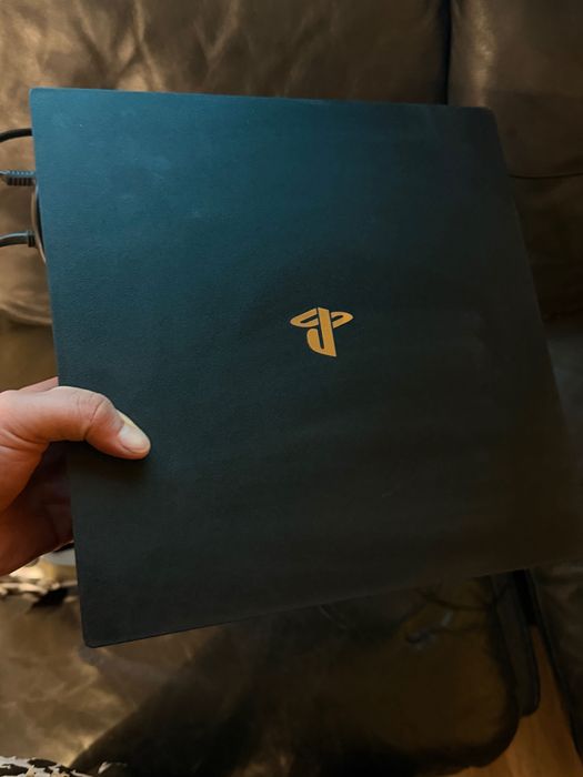 PlayStation 4 pro 1 TB с игри