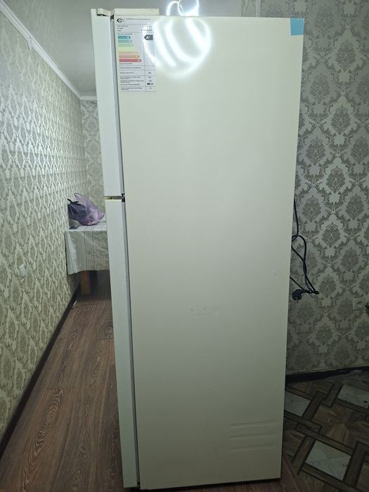 Холодильник Samsung б/у как новый