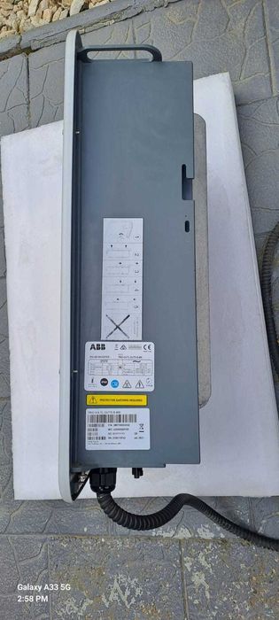 Invertor fotovoltaic trifazat