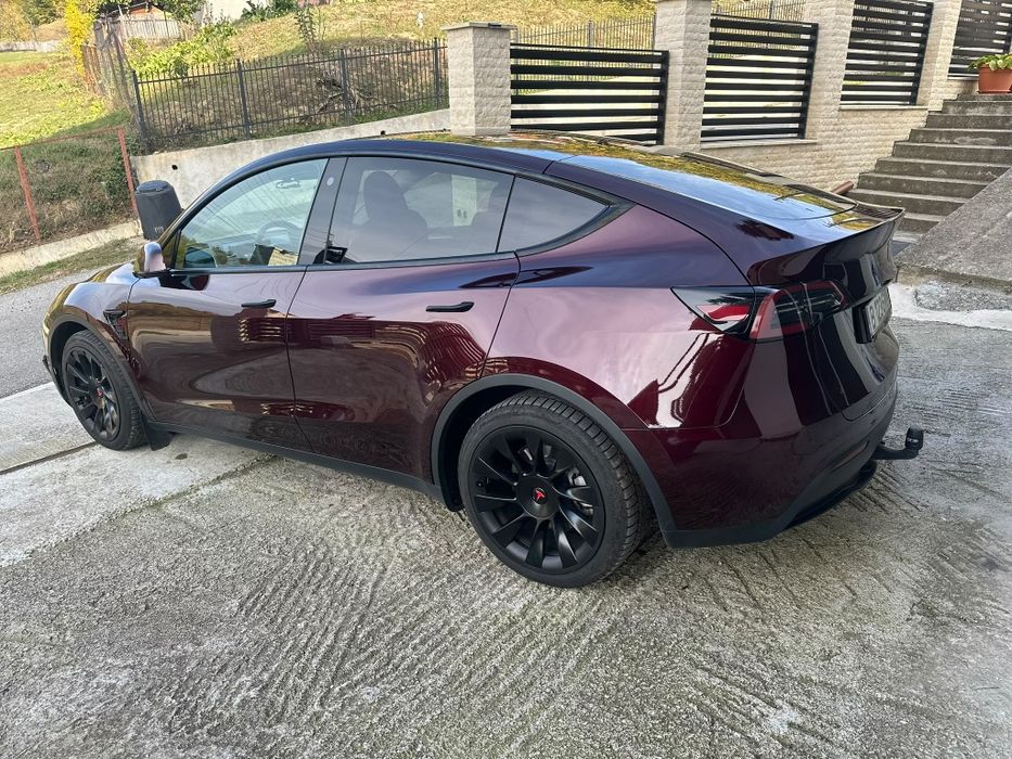 Tesla model Y dual motor 2023 4x4 proprietar de noua