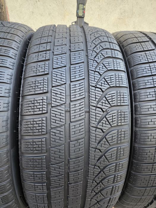 Vand patru anvelope de iarna pirelli 255 40 21/ 285 35 21 dot 3325⁸