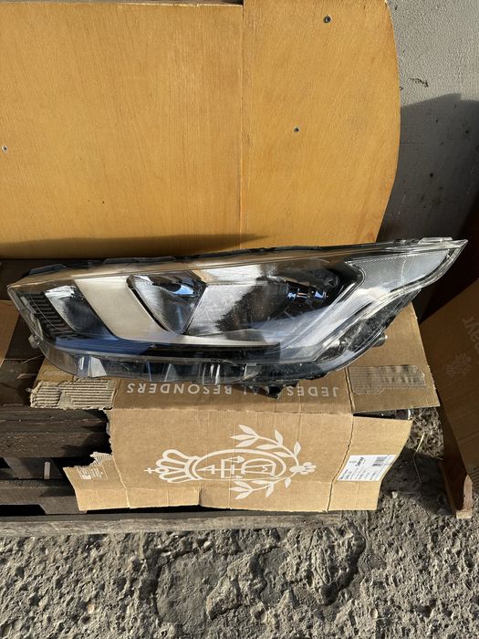 Far stanga Ford Conect 2021