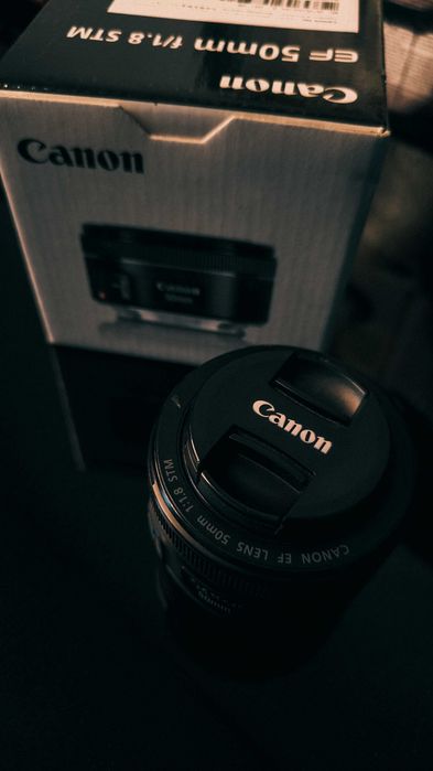 Объектив Canon EF 50mm