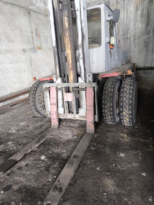 Вилочный автопогрузчик Львов 5 тн