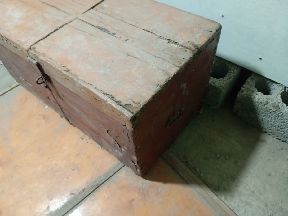 Старинный сундук деревянный для тех кто понимает в этом