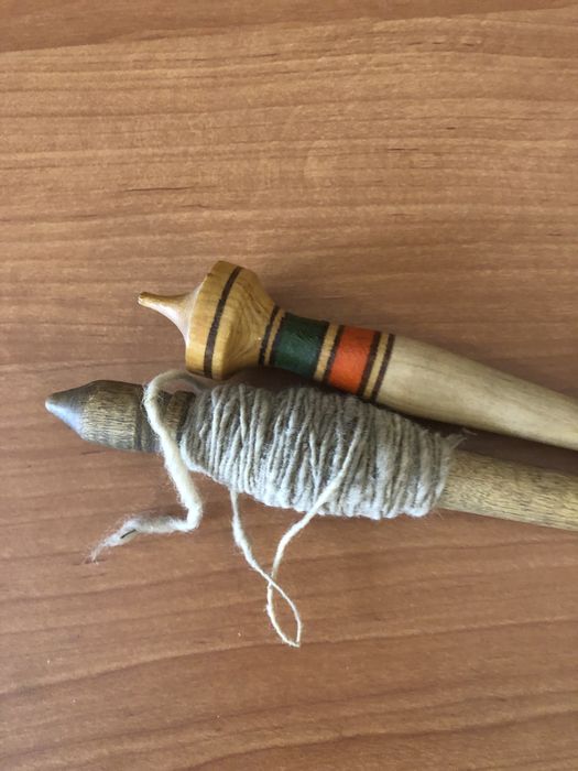 Ручная прялка веретено