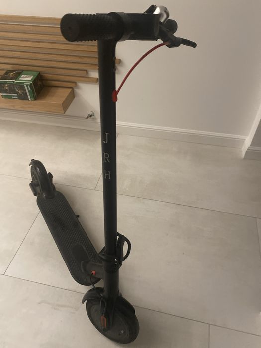 Vind trotineta electrica JHR. Merge cu 35 km.