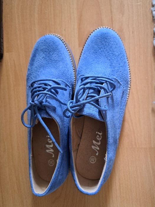 Сини велурени обувки MeiMall