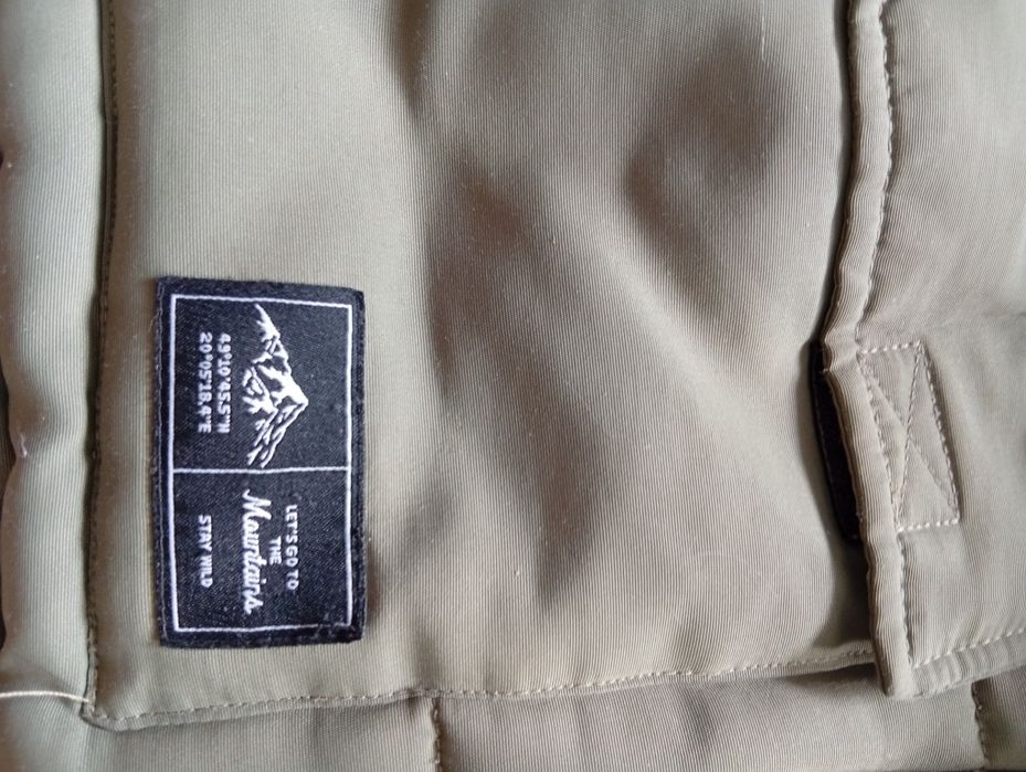 Продавам ски панталон и яке за дете