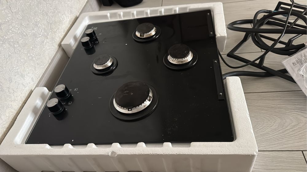 Продам газовую плиту