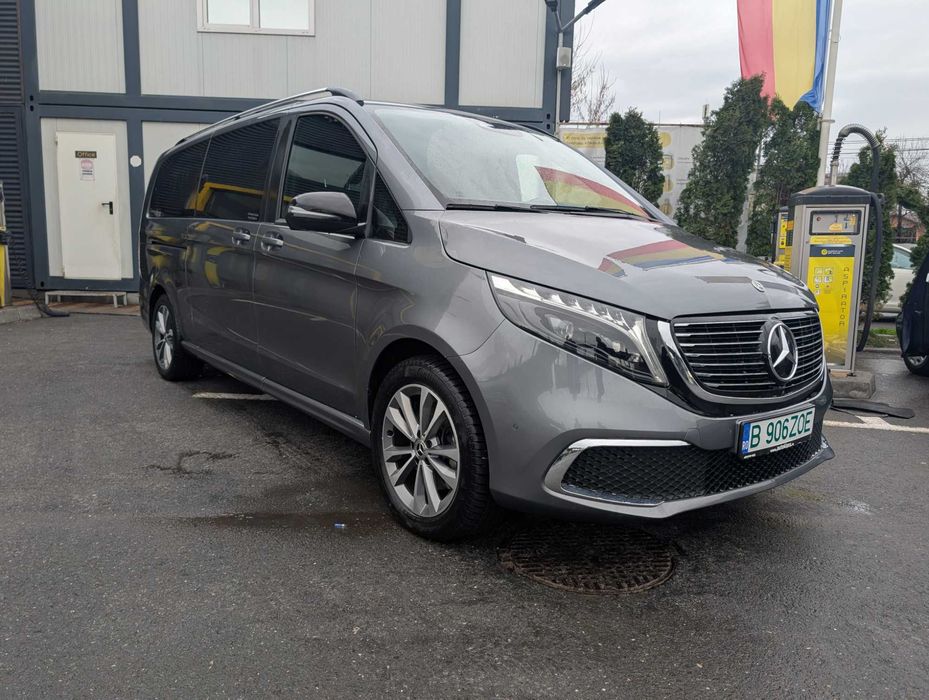Inchiriez Masina La Ramanere Mercedes EQV 2024 100KW pentru Uber, Bolt