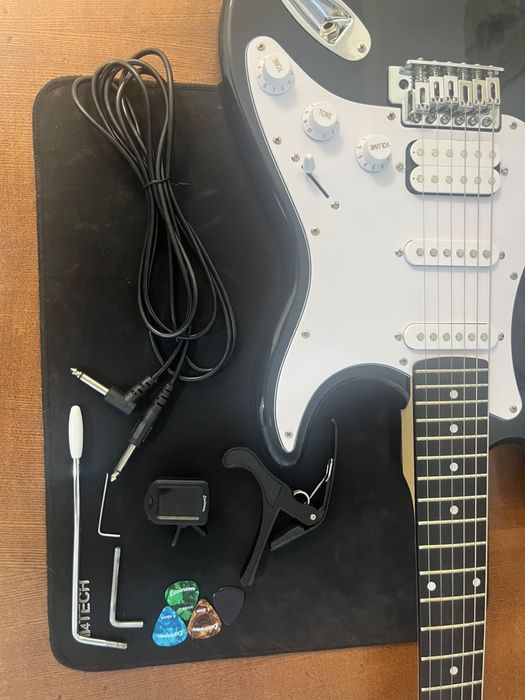 Электрогитара с комбоусилителем LS-300 Pack