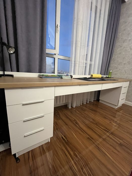 Продам стол для двоих школьников