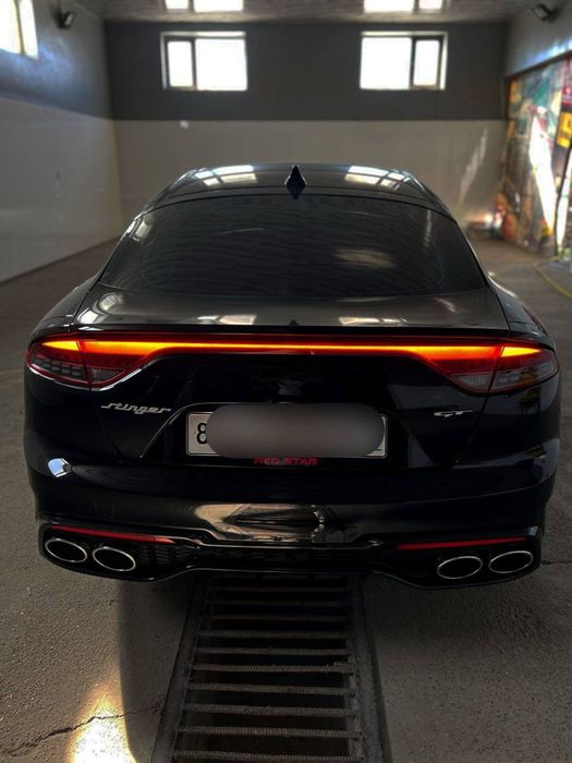 Kia stinger
