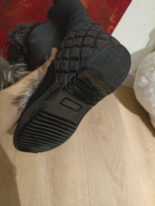 Сапоги Угги очень теплые и не скользкие 35 размера