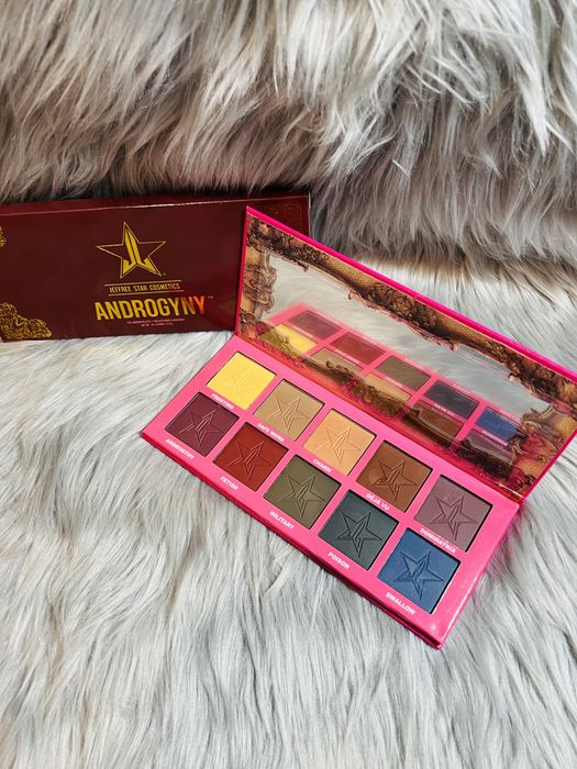 Palete/truse make-up Huda Beauty/kiss Beauty/etc