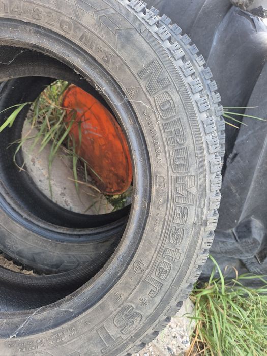 Продам 2 шины 175/65R14