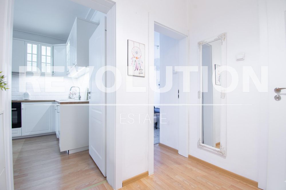 Дава се под наем Двустаен апартамент в София, Център - 68 кв.м за 675 € - Снимка #3