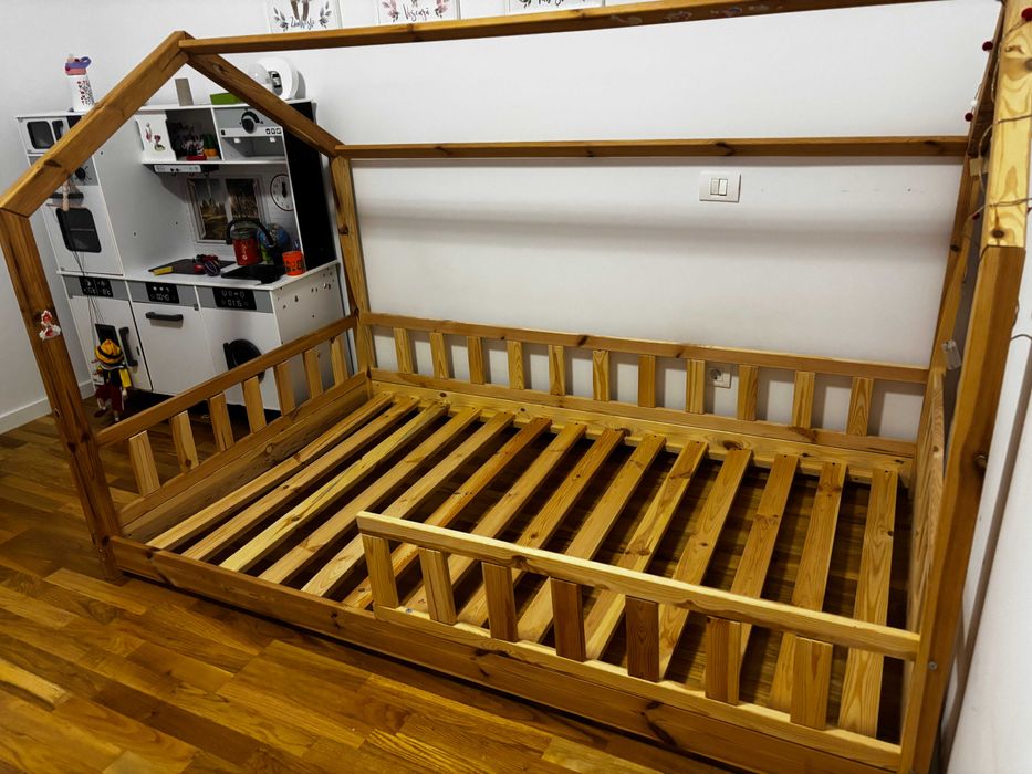 Pat de copii tip căsuța 120x200 cm + saltea inclusa!